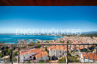 Pis  Carrer cant dels ocells. Apartamento totalmente reformado con vistas impresionantes y gar