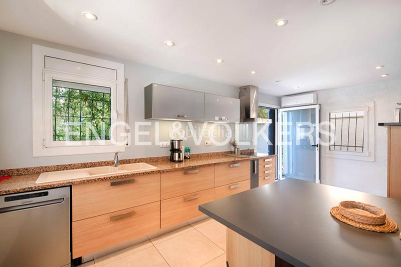 Foto df8fc736-7625-45d6-8b3a-9fa2f85978f7. Casa con piscina in Puig Rom-Canyelles-Almadrava Roses