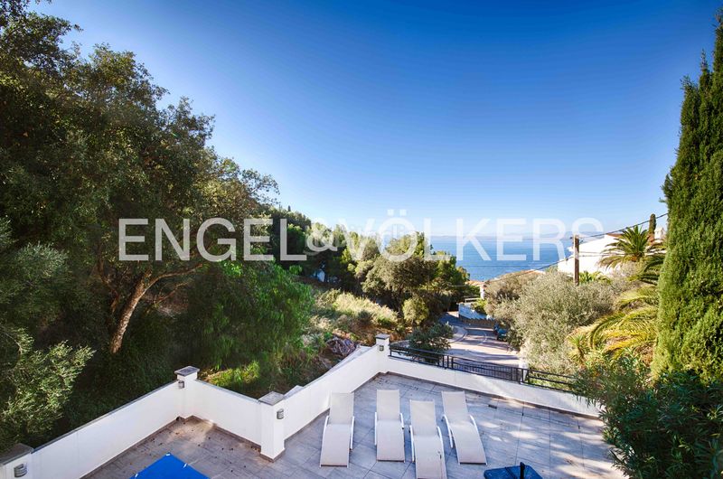 Foto 23bba301-7049-49c1-a7fc-a4f96f40bfd3. Casa amb piscina a Puig Rom-Canyelles-Almadrava Roses