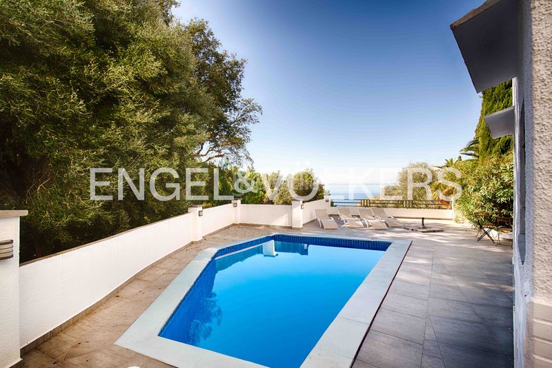 Foto 593f6c89-e530-4355-b486-dbdc59db5bfa. Casa amb piscina a Puig Rom-Canyelles-Almadrava Roses