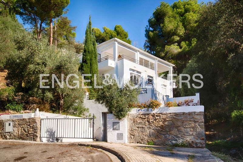 Foto c37ae471-1873-49a4-8cce-19c3152af472. Casa amb piscina a Puig Rom-Canyelles-Almadrava Roses