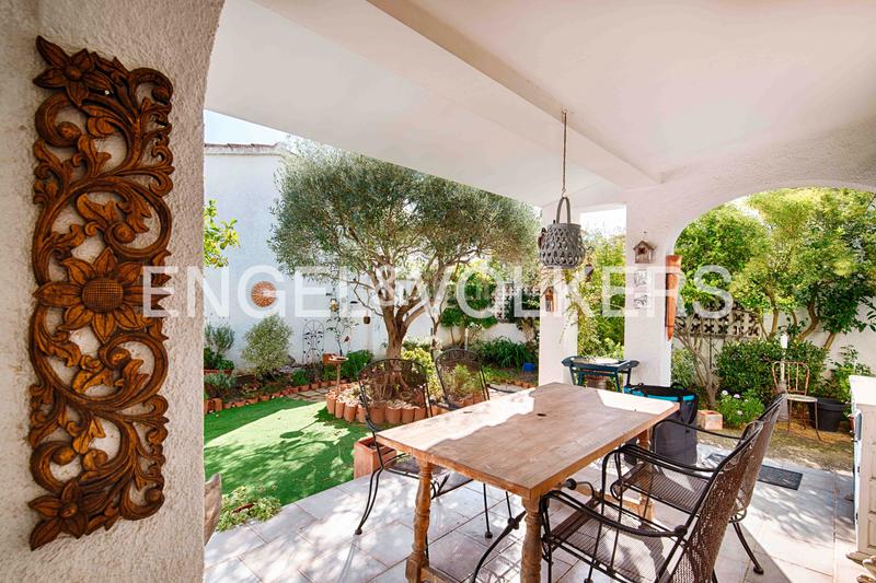 Foto 101bf86d-7046-4224-be4f-4d03ac720294. Casa amb xemeneia a Muga - Gran Reserva - Badia Empuriabrava