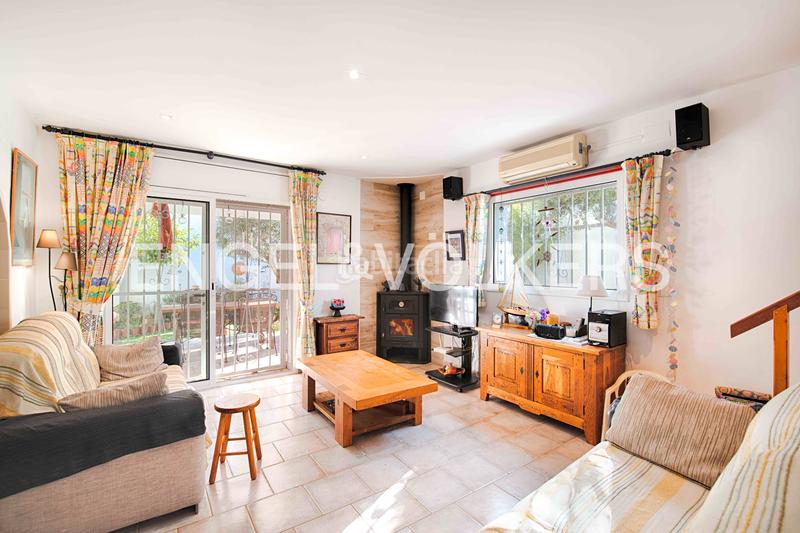 Foto 39184ab1-9c64-46c8-8122-4f7ed79206c7. Casa amb xemeneia a Muga - Gran Reserva - Badia Empuriabrava