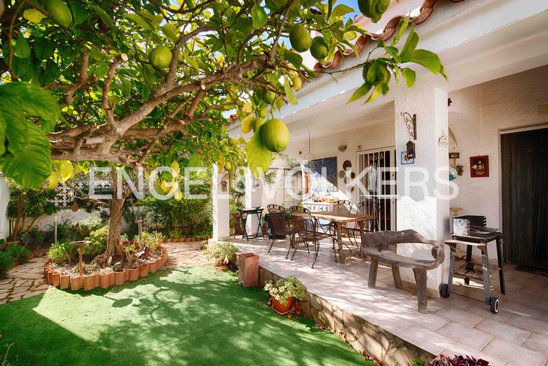 Foto 637222ca-b694-4bdb-81a8-33f913092077. Casa amb xemeneia a Muga - Gran Reserva - Badia Empuriabrava