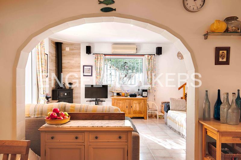 Foto c6a84a56-e3f1-41c2-907e-9792e6900d50. Casa amb xemeneia a Muga - Gran Reserva - Badia Empuriabrava