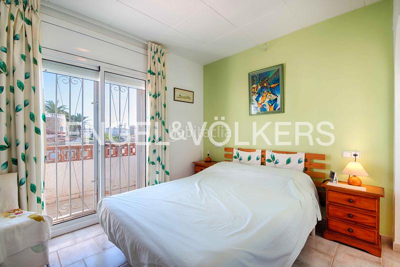 Foto cfb1e350-e44a-4da9-8b9c-86235c4e47a8. Casa amb xemeneia a Muga - Gran Reserva - Badia Empuriabrava