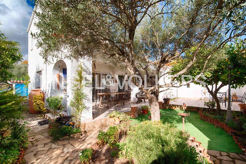 Foto e05f2645-5152-4a8c-8b24-3c7185514de4. Casa amb xemeneia a Muga - Gran Reserva - Badia Empuriabrava