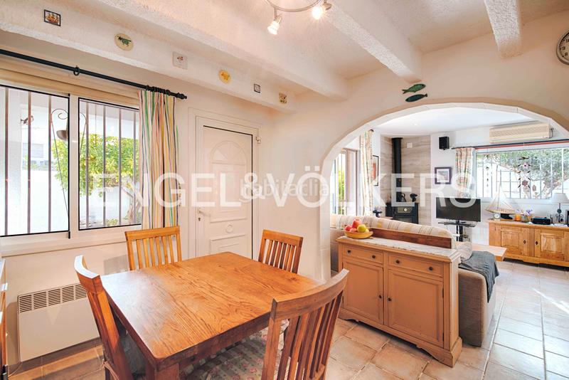 Foto fed7377c-e196-4ac5-adc6-d3b8d9786d9a. Casa amb xemeneia a Muga - Gran Reserva - Badia Empuriabrava