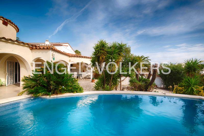 Foto 7208e185-1606-454b-8f87-0520770759b0. Haus mit parking pool in Francolí - Freser - Noguera Empuriabrava