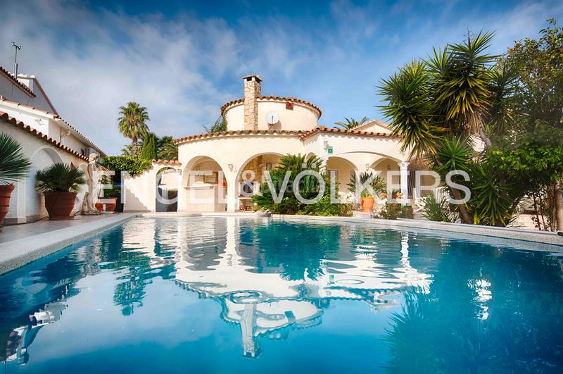 Foto ef6dcb41-a70c-411c-b0a5-856aa8351b9b. Haus mit parking pool in Francolí - Freser - Noguera Empuriabrava