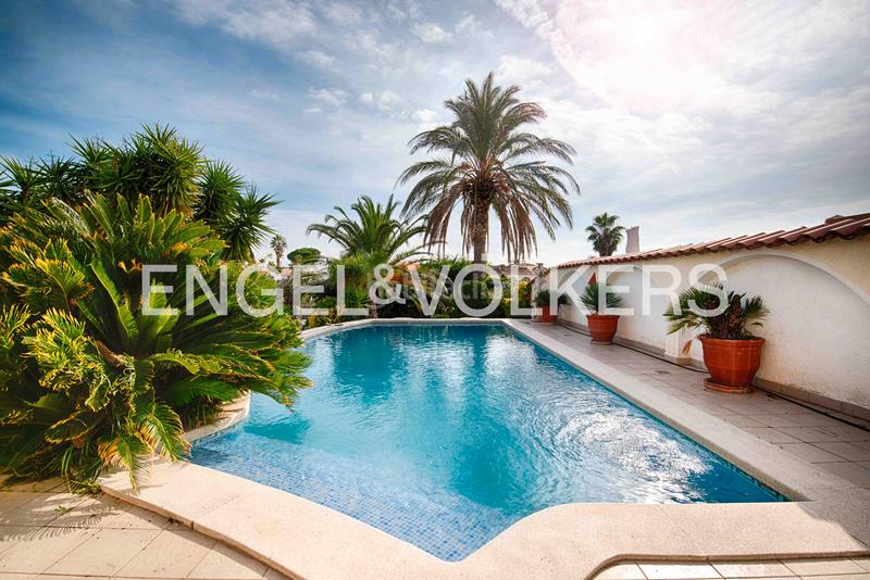 Foto ffae7ae5-139e-42c5-bef9-fbe8d2f3c9f9. Haus mit parking pool in Francolí - Freser - Noguera Empuriabrava