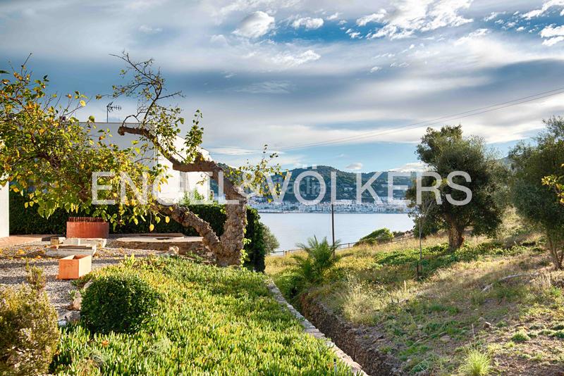 Foto ed0b7ced-eaca-4eb2-83ad-44fe66dcdeae. Casa exclusiva casa con vistas al mar – elegancia, confort y ubicación privilegiada en Port de la Selva (El)