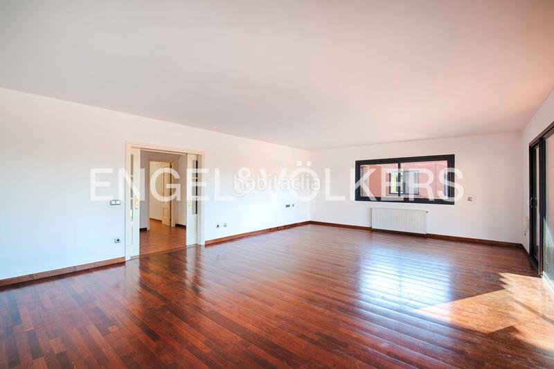 Foto 062c4cc0-f9fe-4e98-8a63-b6af03c6585b. Chalet con riscaldamento parcheggio piscina in Peralada