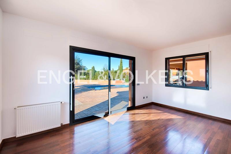 Foto 263c951b-fdab-43c7-9b30-a00be5505c99. Chalet con riscaldamento parcheggio piscina in Peralada