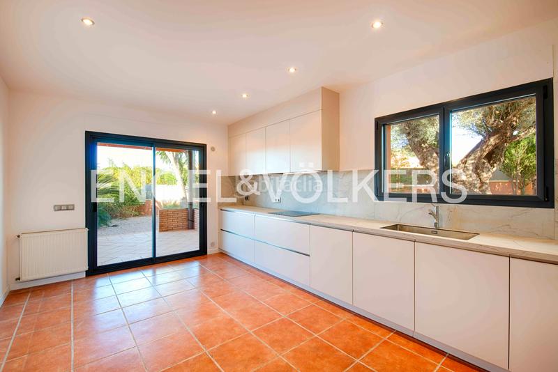 Foto 39184c0d-d292-4f8d-91c9-cfed651b6be8. Chalet con riscaldamento parcheggio piscina in Peralada