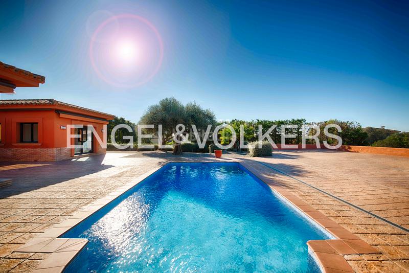 Foto 8ddca839-dd23-496d-9527-62fe984acbe2. Chalet con riscaldamento parcheggio piscina in Peralada