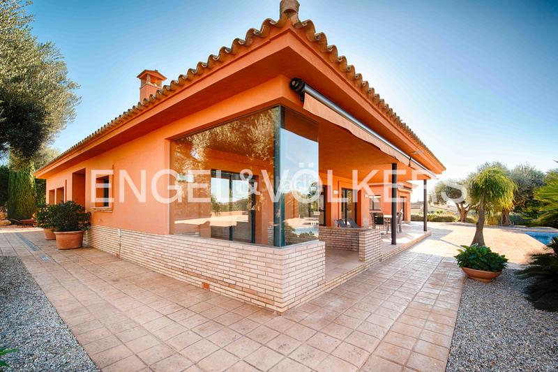 Foto d423bd16-7a73-4ffa-9f78-c9de7093ccc5. Chalet con riscaldamento parcheggio piscina in Peralada