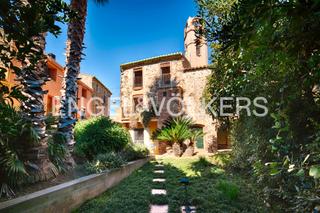 Masía  Carrer la plaça. Exclusiva casa unifamiliar de 1860 en el corazón de mollet de pe