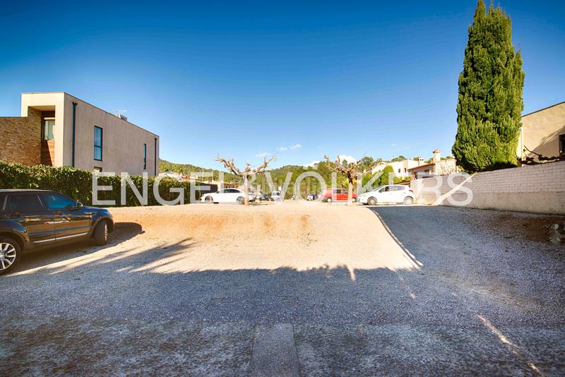 Foto 1ec3fb5a-2169-4c9a-b1d0-6dac777025f2. Edificio con piscina in Terrades