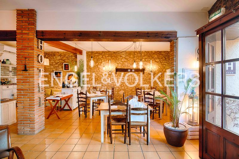 Foto 333dc754-9d9d-41ea-bb08-5ba29c582a67. Edificio con piscina in Terrades