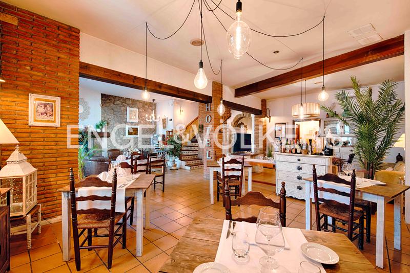 Foto 7b129367-b70e-48ff-8aab-a74521e6a709. Edificio con piscina in Terrades