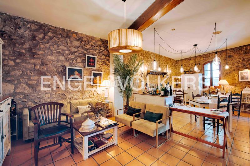 Foto 81a50651-946e-4a82-a70f-fcc24ab770f9. Edificio con piscina in Terrades