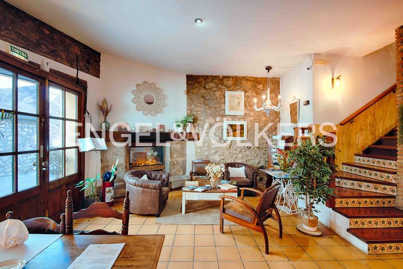 Foto ba079dba-d1ad-46da-9b91-4f3ce96eb128. Edificio con piscina in Terrades