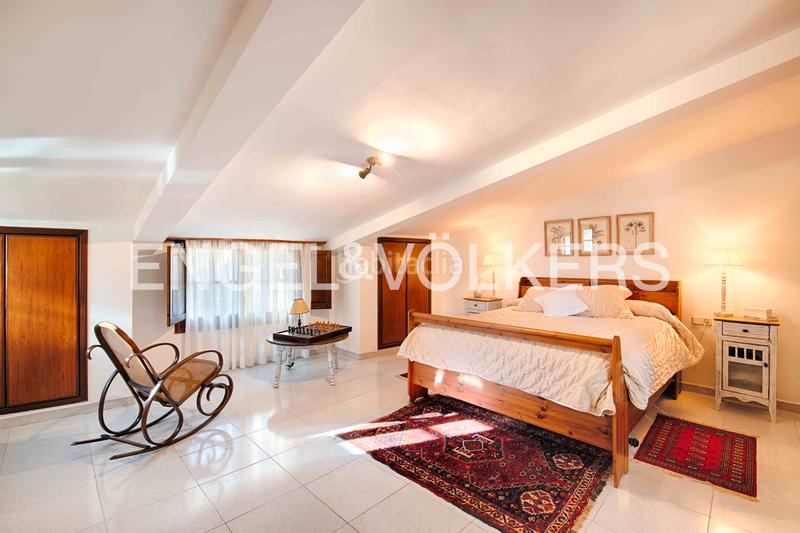 Foto f0b515be-dd65-4ad3-be49-4d97a9808645. Edificio con piscina in Terrades