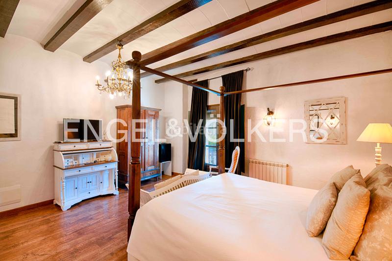 Foto f72e2afc-8feb-4f1a-b20e-8655c3a35a90. Edificio con piscina in Terrades