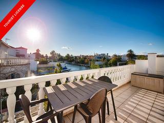 Appartement  Carrer ebre. Apartamento con2 dormitorios y con licencia turística