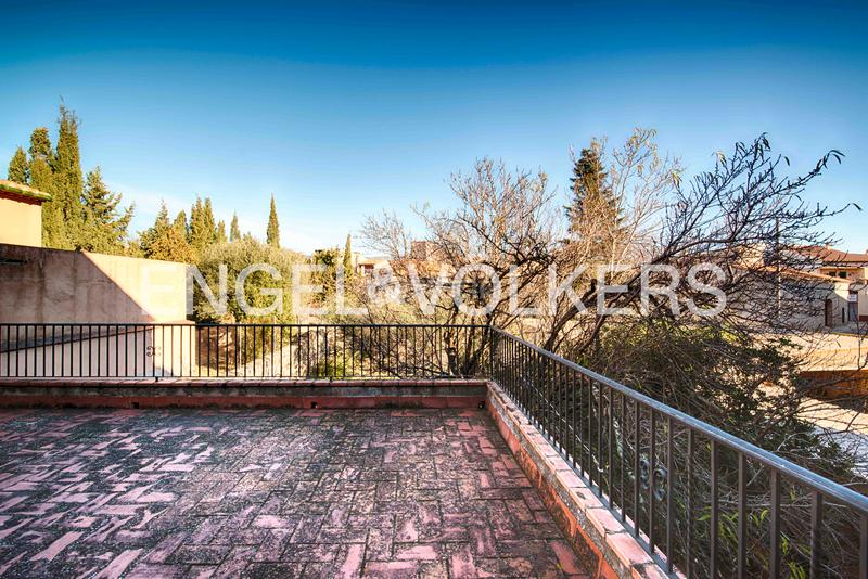 Foto 4f02947a-8af4-4a82-8f67-b8f331dec1e5. Casa adossada amb xemeneia a Capmany