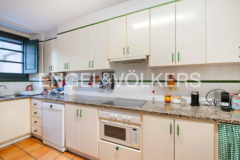 Foto 5616c51a-02ff-4827-8f56-e636c6e8a01d. Casa adossada amb xemeneia a Capmany