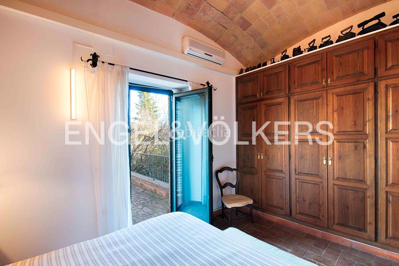 Foto b1ec40a3-8934-4805-bcf1-6c2f8644fe99. Casa adossada amb xemeneia a Capmany