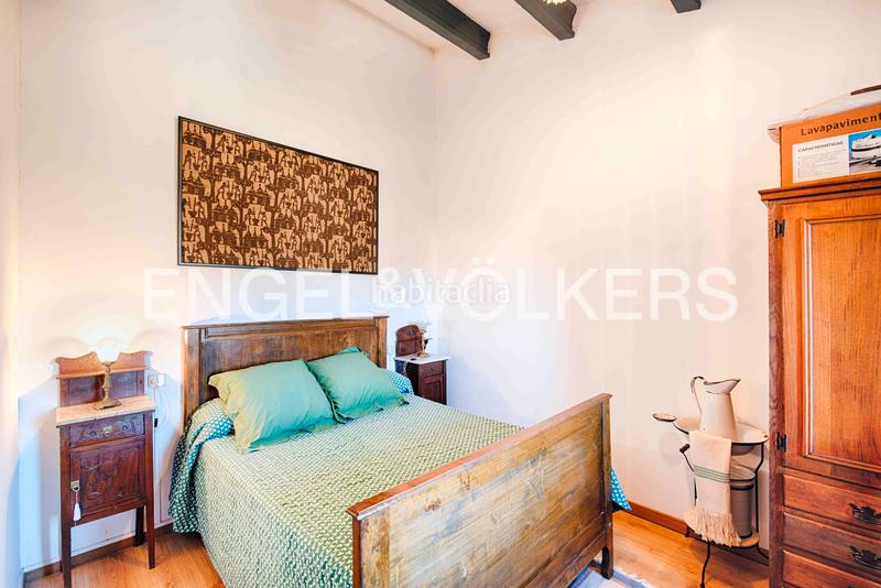 Foto e0aa85b7-d870-4073-8c60-fac24442976e. Casa adossada amb xemeneia a Capmany