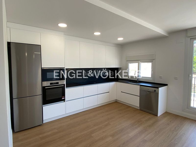 Foto 433af8c3-2bbf-40dd-be58-4d1628422713. Piso en avinguda antoni margarits 3 exclusiva - pisos de obra nueva – 3 dormitorios, plaza de aparcamiento, trastero y alta eficiencia en Llançà