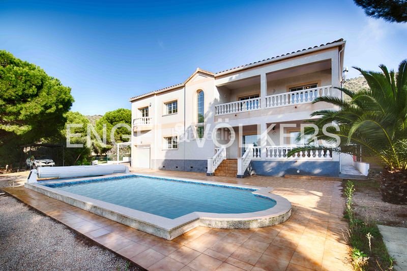 Foto 36e9aca7-d2b5-45aa-a8bc-087b3f5b55d0. Casa amb calefacció piscina a Pau
