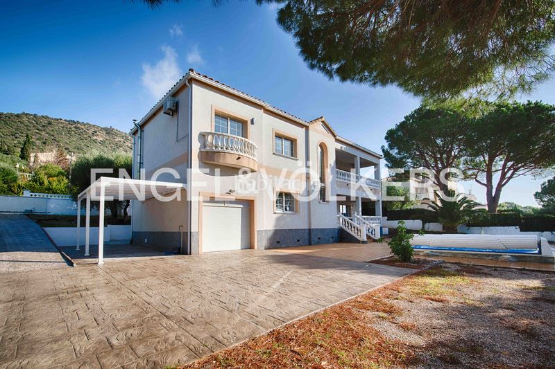 Foto ed611290-2b33-4756-a660-3fc63fdba8e4. Casa amb calefacció piscina a Pau