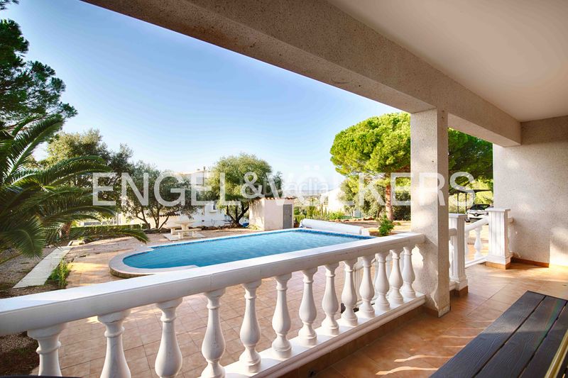 Foto f0601cad-a363-4909-93e1-98dccdfb9a1b. Casa amb calefacció piscina a Pau