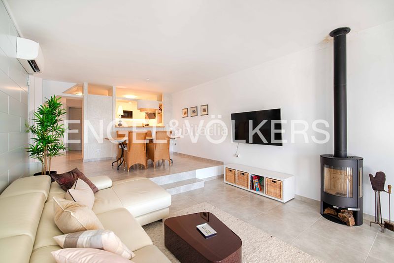 Foto beb18df0-ab6a-4969-8bd1-8422ae377633. Casa adossada amb xemeneia calefacció piscina a Puig Rom-Canyelles-Almadrava Roses