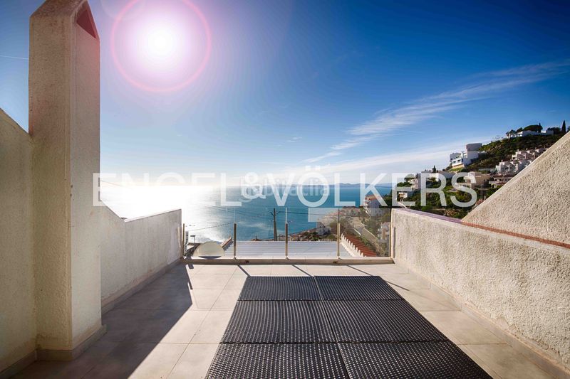 Foto e1aef3a9-a098-4910-96f4-b39dd0338e65. Casa adossada amb xemeneia calefacció piscina a Puig Rom-Canyelles-Almadrava Roses