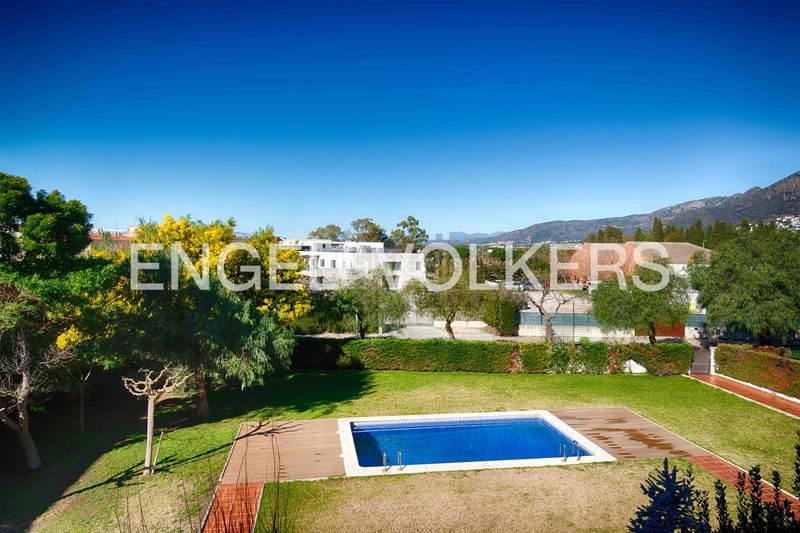 Foto e68cd8b5-ae65-42b5-9bda-238b0b5f809b. Pis amb piscina a Centre Roses