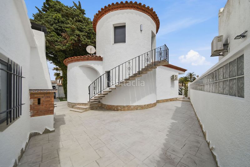Foto 22b701ab-6b27-433b-b486-6dd720b9459c. Casa amb aparcament piscina a Alberes Empuriabrava