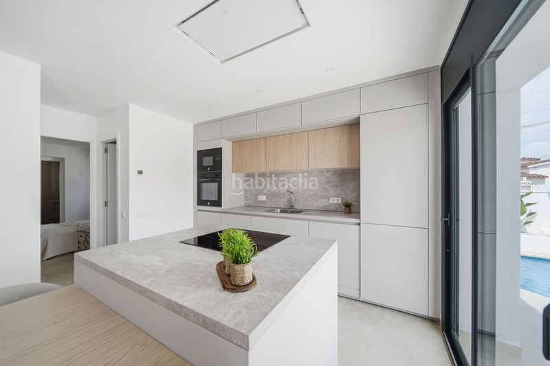 Foto d894a2a5-de3c-4501-a7ad-b49397cc932d. Casa amb aparcament piscina a Alberes Empuriabrava