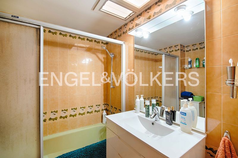 Foto 01f6f516-f92f-48dc-b325-47b1fa604835. Casa adossada amb xemeneia calefacció aparcament piscina a Llançà