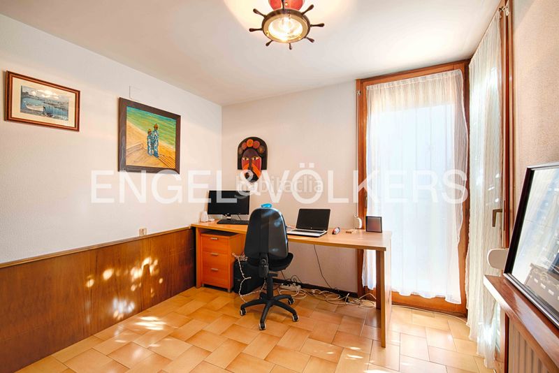 Foto 5a2b5814-fee7-4532-a705-69f8d8799763. Casa adossada amb xemeneia calefacció aparcament piscina a Llançà