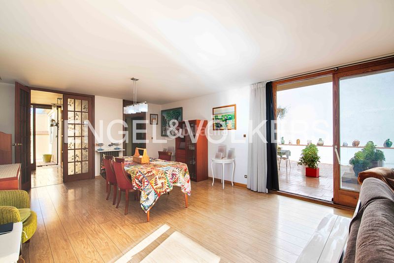 Foto 76d355a2-42b6-4f86-8a06-66b151c2693a. Casa adossada amb xemeneia calefacció aparcament piscina a Llançà