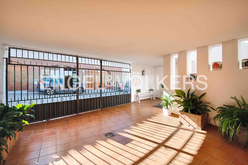 Foto c50cbc63-7e24-4d52-982d-78982c3e2056. Casa adossada amb xemeneia calefacció aparcament piscina a Llançà