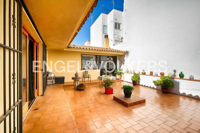 Foto ecde6987-997f-4482-bf94-b8d7fb8b6dc7. Casa adossada amb xemeneia calefacció aparcament piscina a Llançà