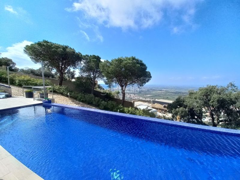 Foto f0e1112c-e1dd-4a65-816d-2115037bbd96. Casa amb calefacció piscina a Nord Roses