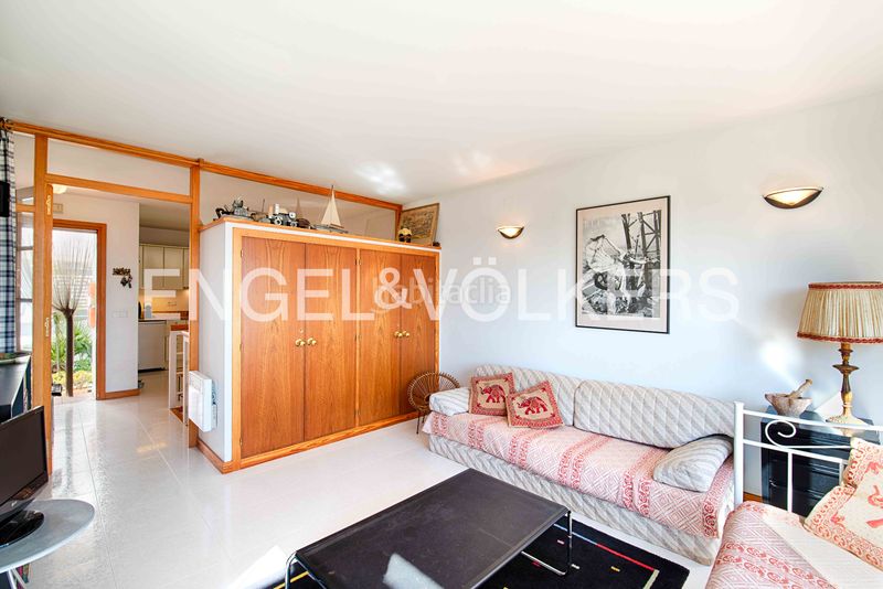 Foto d02bfbbd-c4c1-4968-be7d-e1f6ac72f255. Xalet amb xemeneia calefacció aparcament piscina a Llers